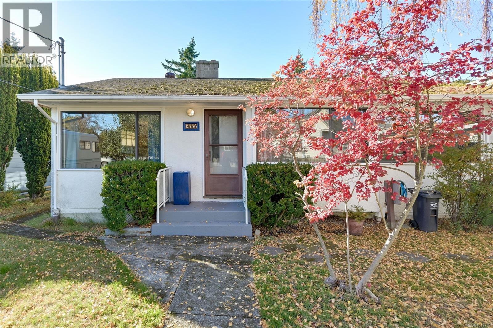 2336 Howard St, Victoria, BC V8R 4K7