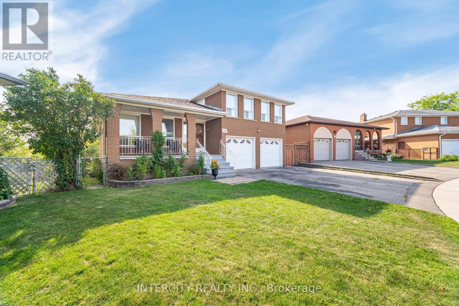 26 N Ridge Rd, Vaughan West Woodbridge, ON L4L 2G8