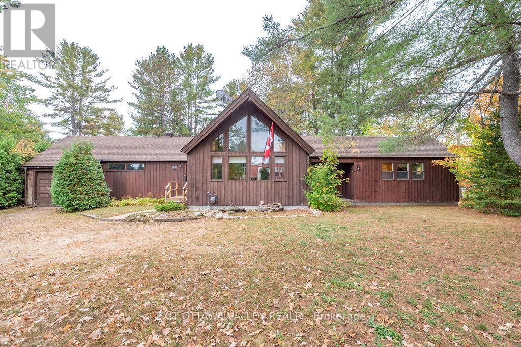 53 James St, Deep River, ON K0J 1P0
