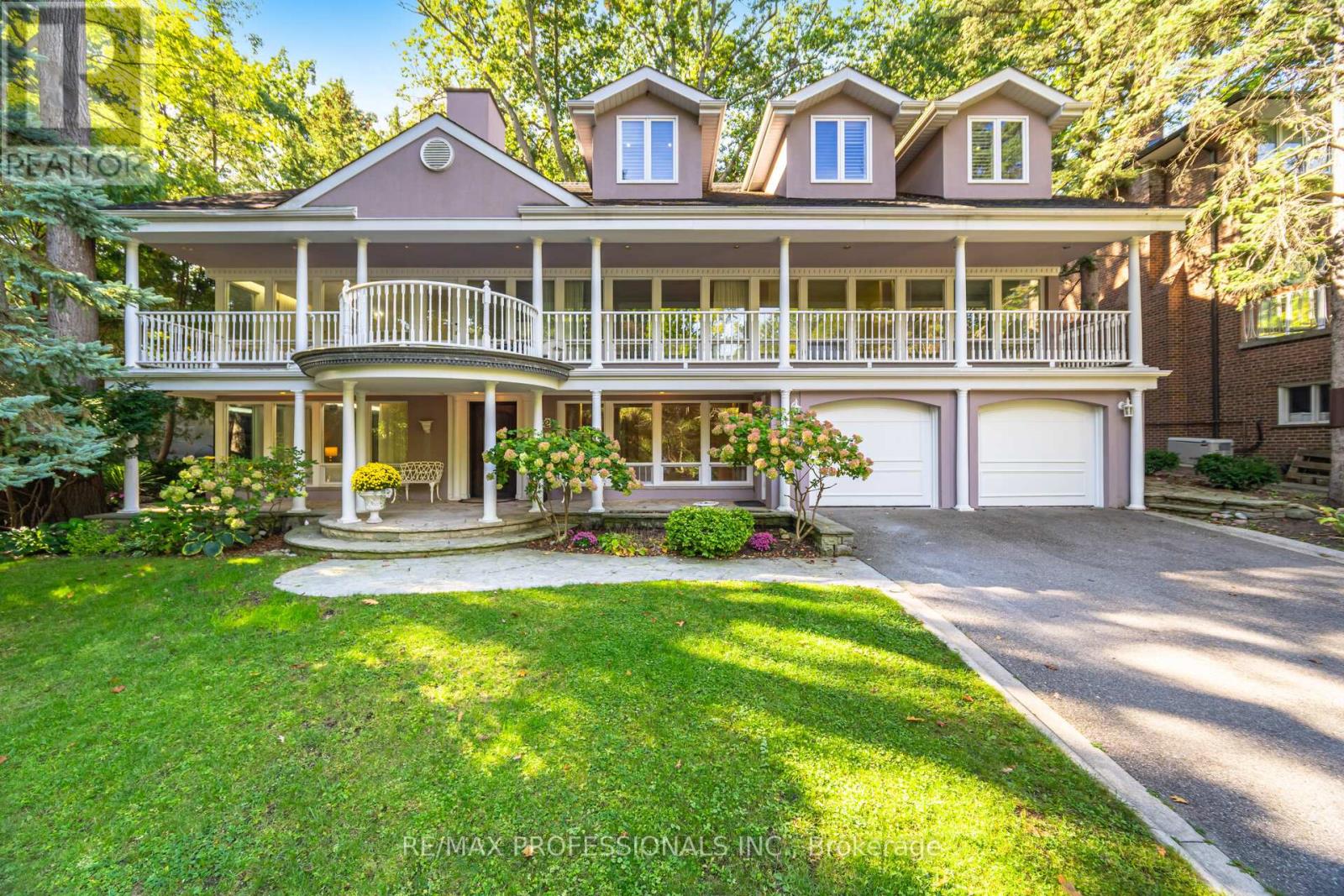 32 Edenbrook Hl, Toronto, ON M9A 3Z8