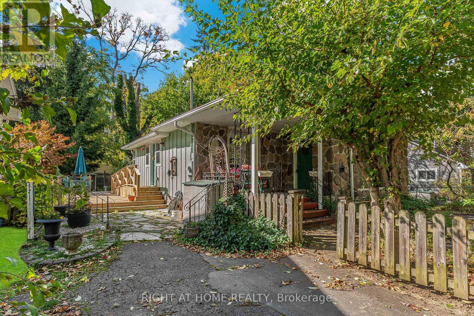 16 Wyckliffe Ave, Niagara-on-the-lake Town, ON L0S 1T0