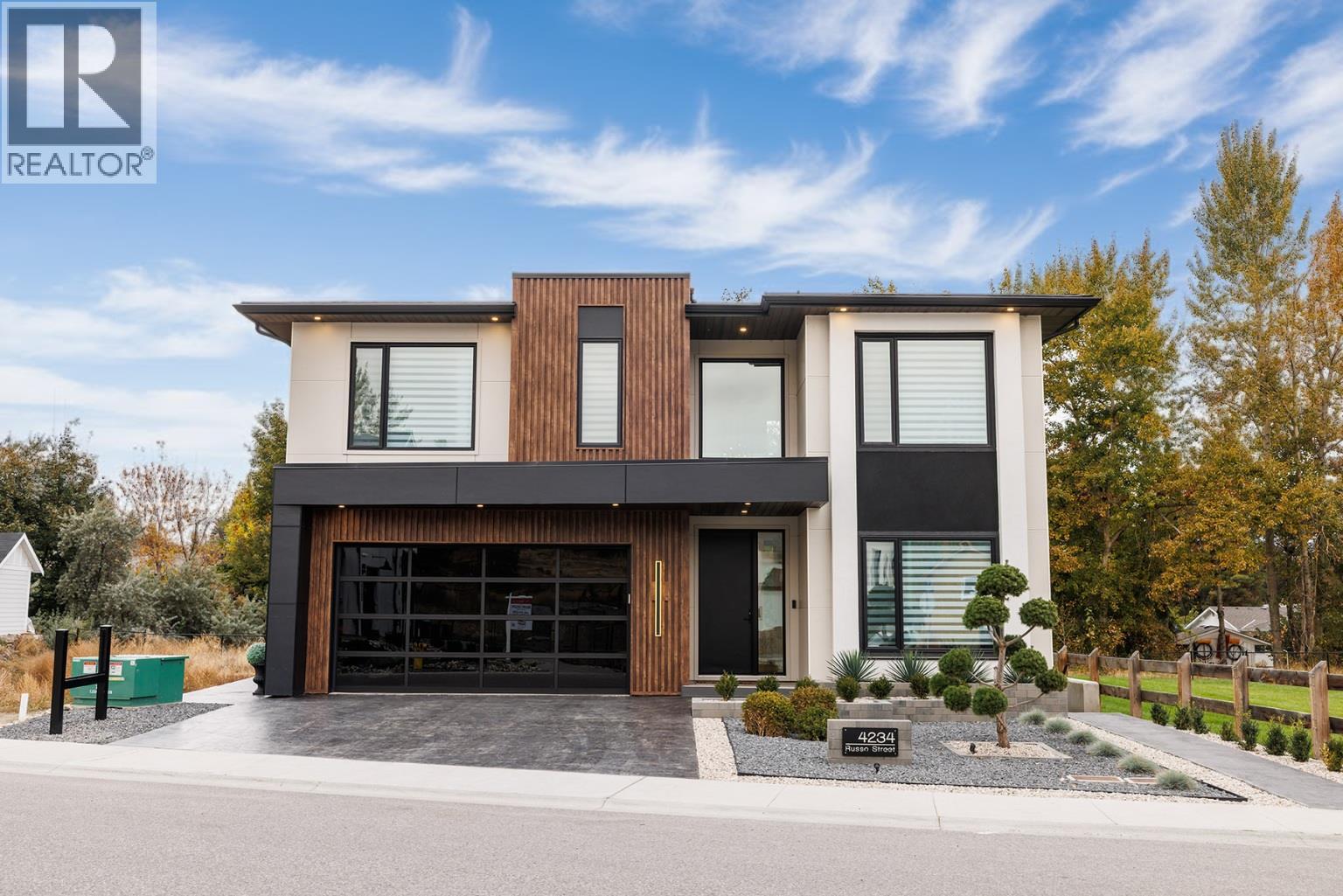 4234 Russo St, Kelowna, BC V1W 0C6