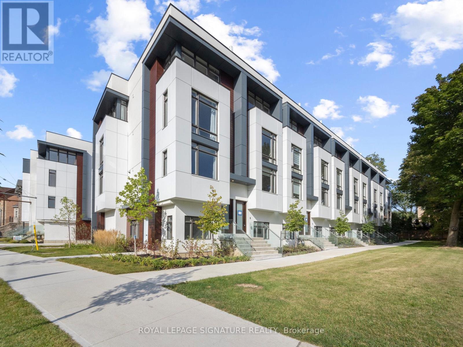 1 Flax Field Ln, Toronto Willowdale West, ON M2N 0L5