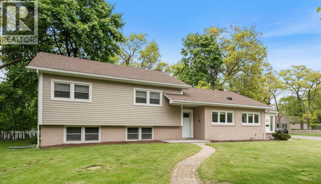 570 Cathcart Blvd, Sarnia, ON N7V 2N2