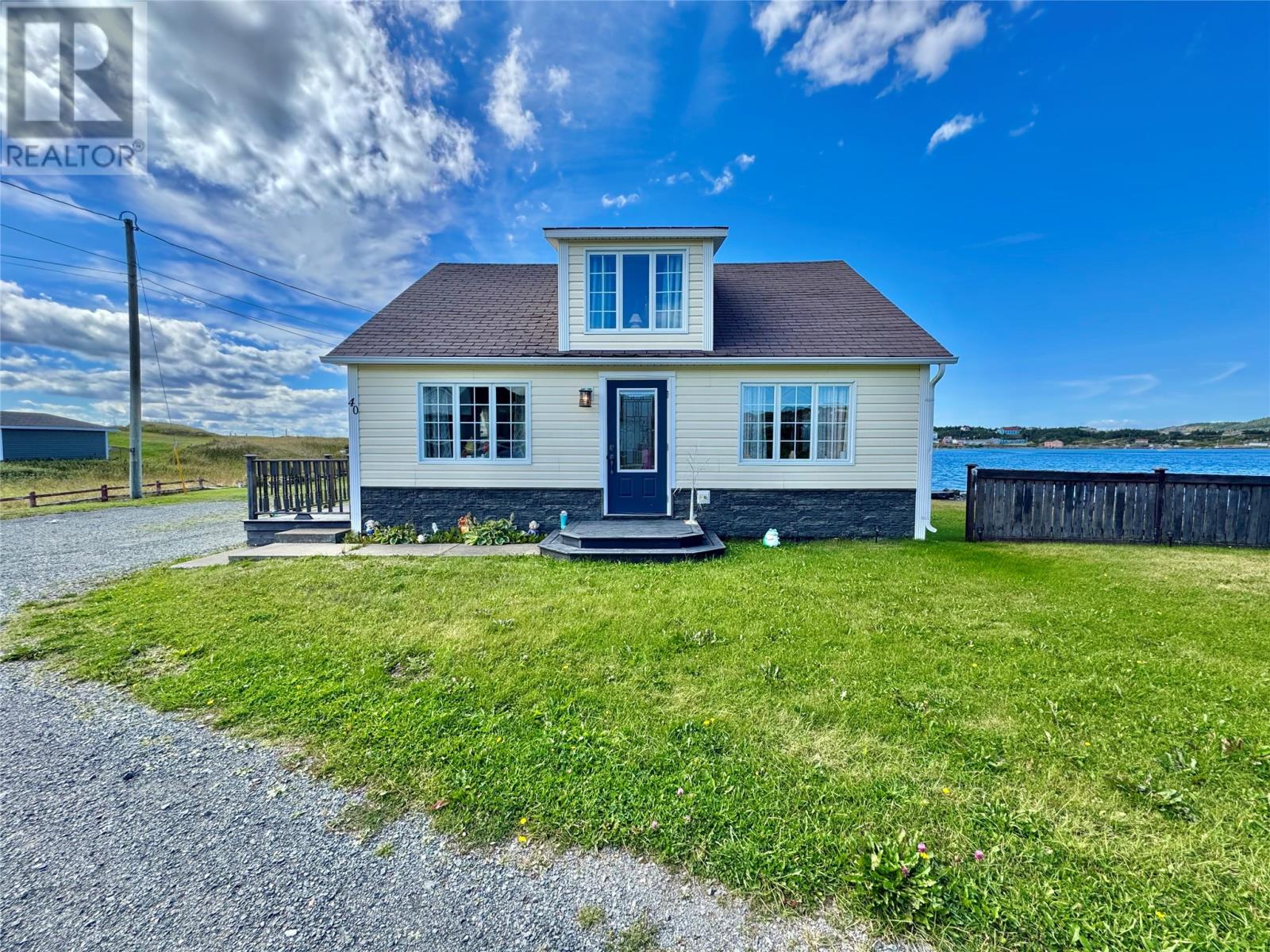 40 Main St, Twillingate, NL A0G 0B7