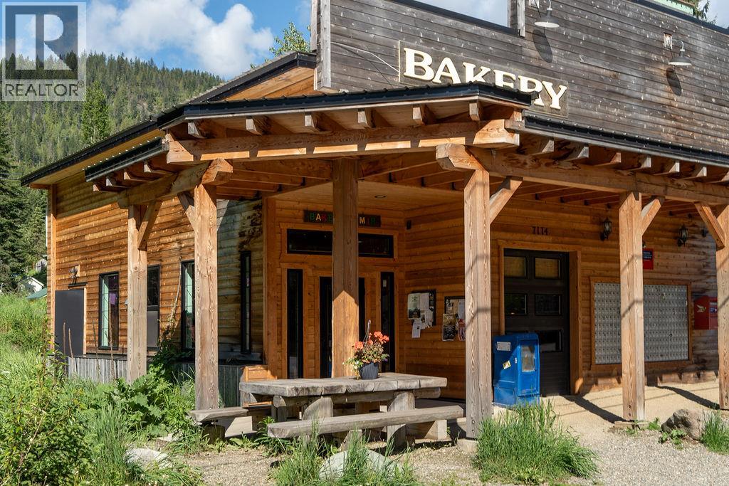 7114 1 Ave, Ymir, BC V0G 2K0