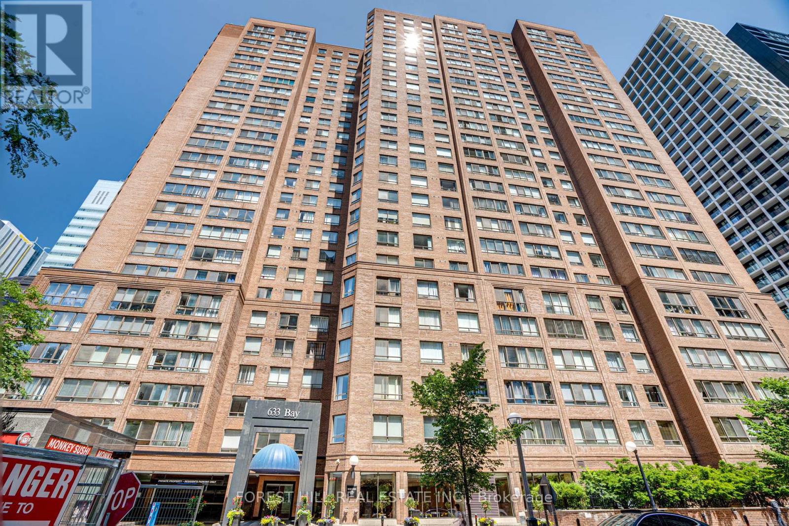 2322 633 Bay St, Toronto, ON M5G 2G4