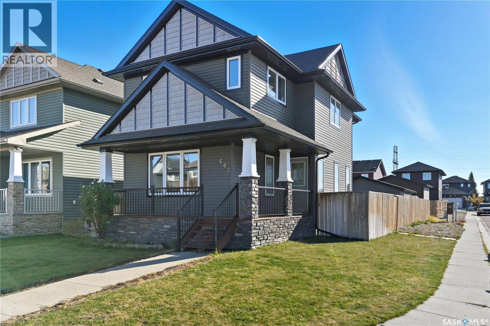 602 Kolynchuk Ct, Saskatoon, SK S7T 0W1