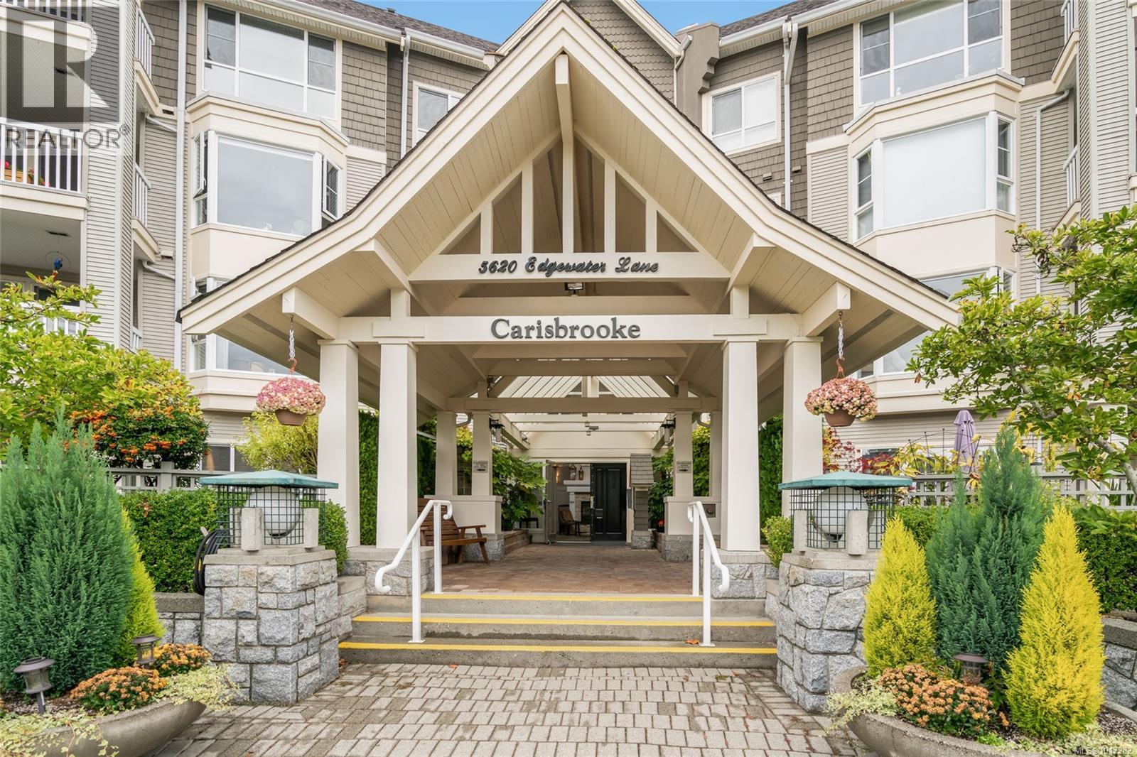 5620 Edgewater Lane Unit 209, Nanaimo, BC V9T 6K1