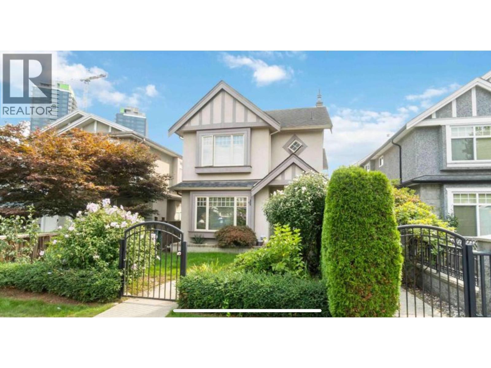 720 W 68th Ave, Vancouver, BC V6P 2T9