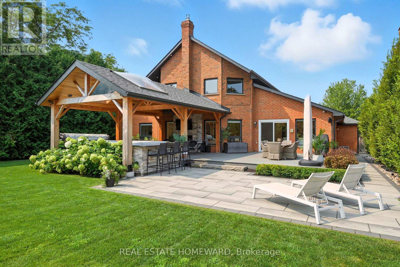 63 Whitburn St, Whitby, ON L1R 1R4