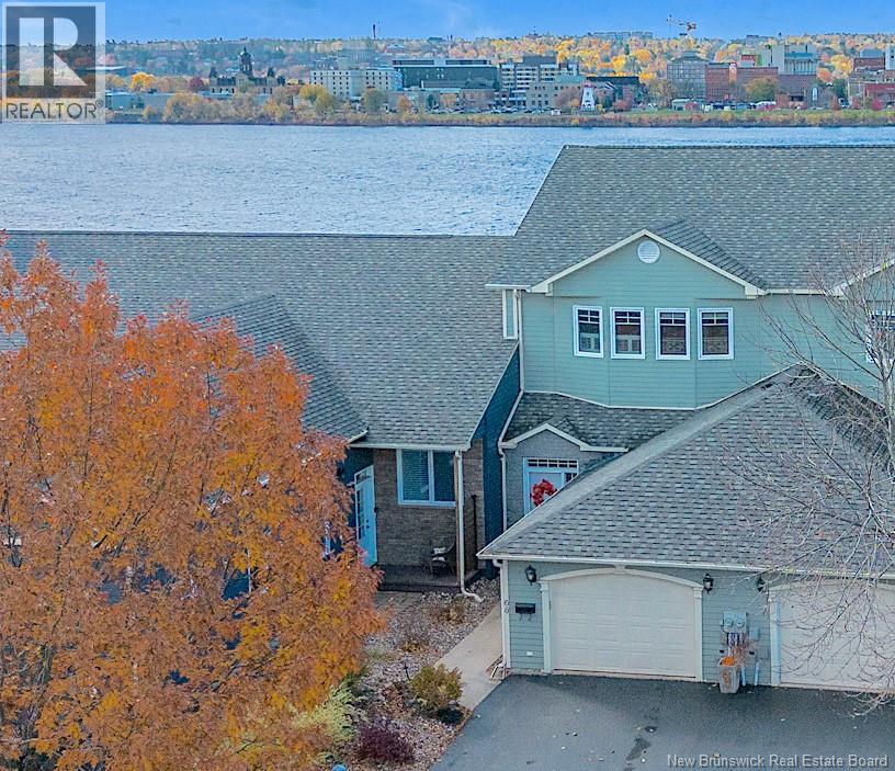 68 Waterford Ln, Fredericton, NB E3A 0E2