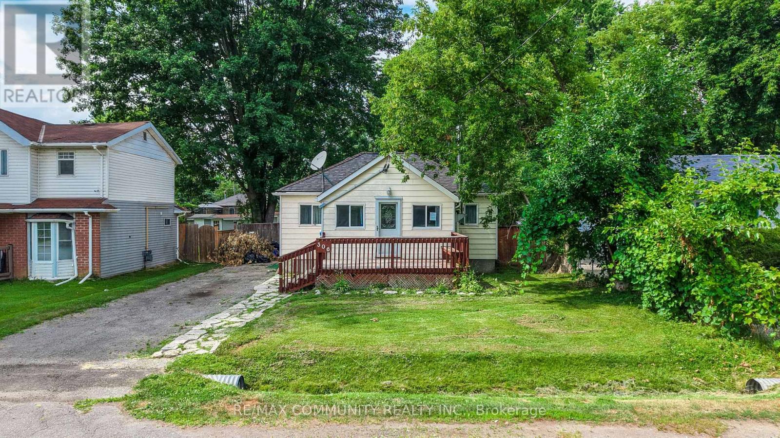306 Kenwood Ave, Georgina, ON L4P 2X5