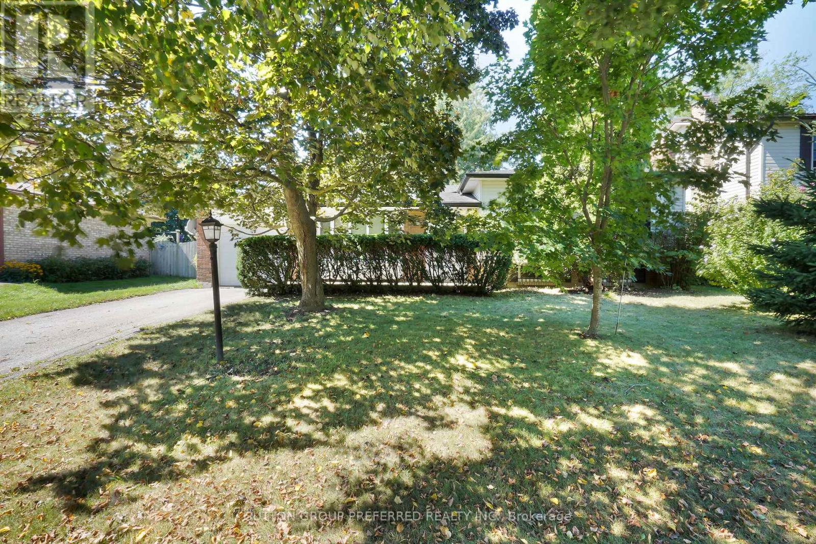 1541 Limberlost Rd, London, ON N6G 2C9