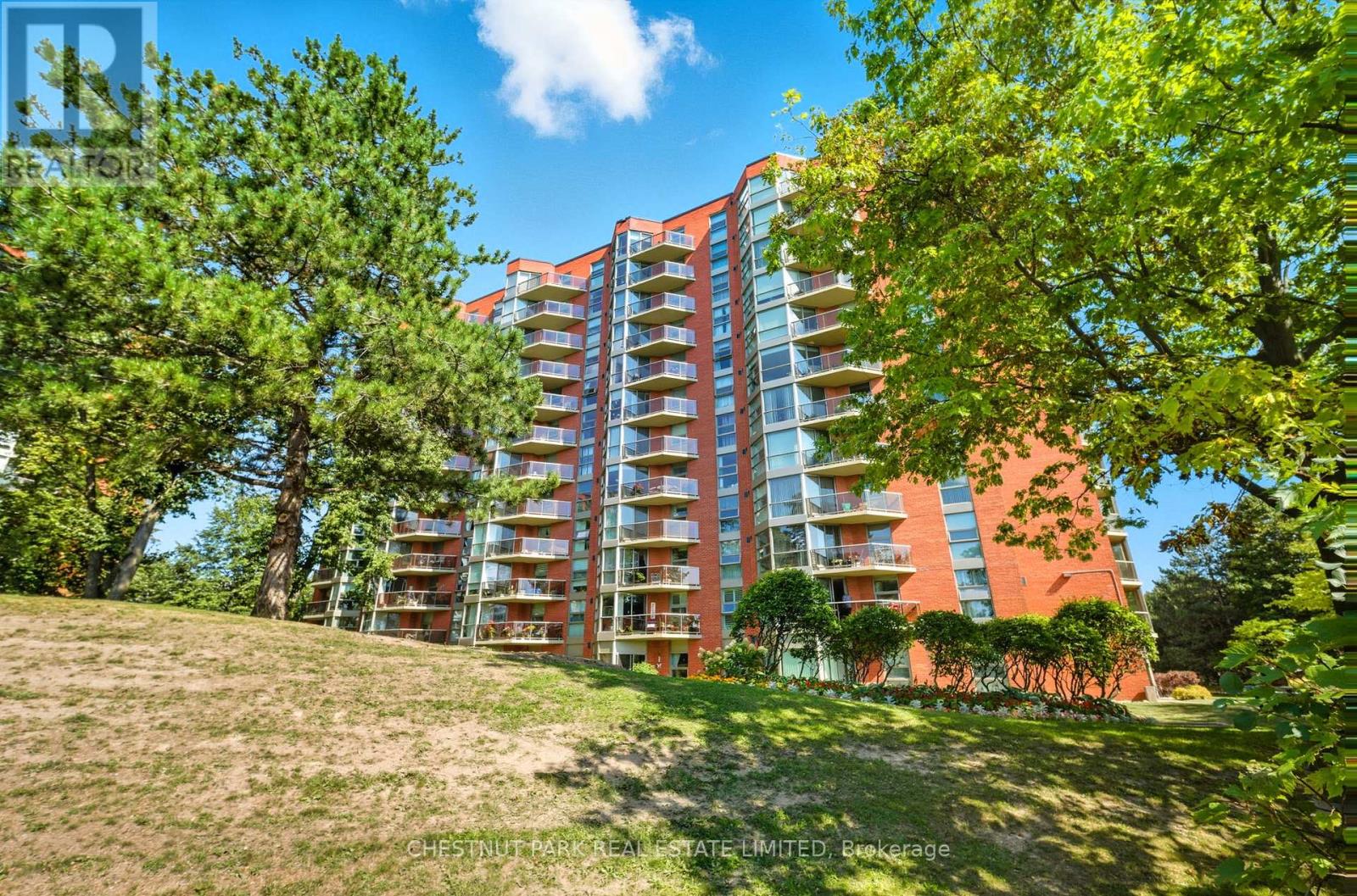 911 20 Dean Park Rd, Toronto, ON M1B 3G9