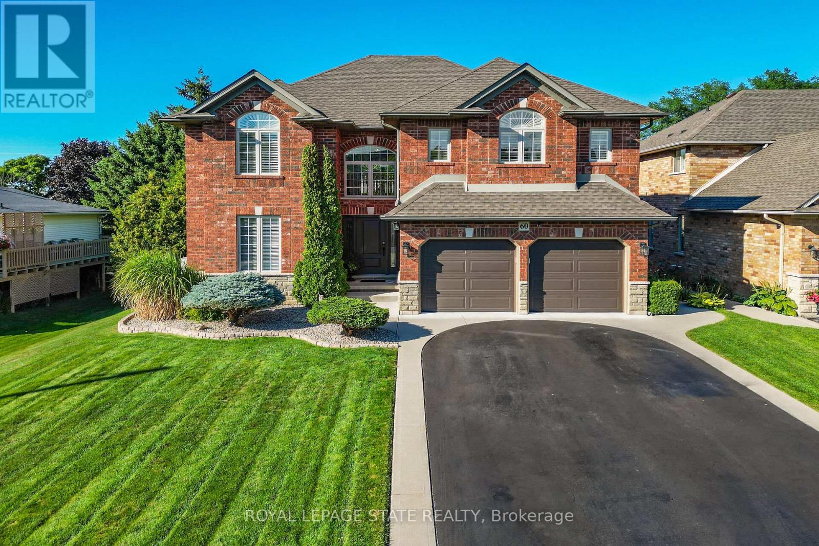 60 Gage St, Grimsby, ON L3M 5E4