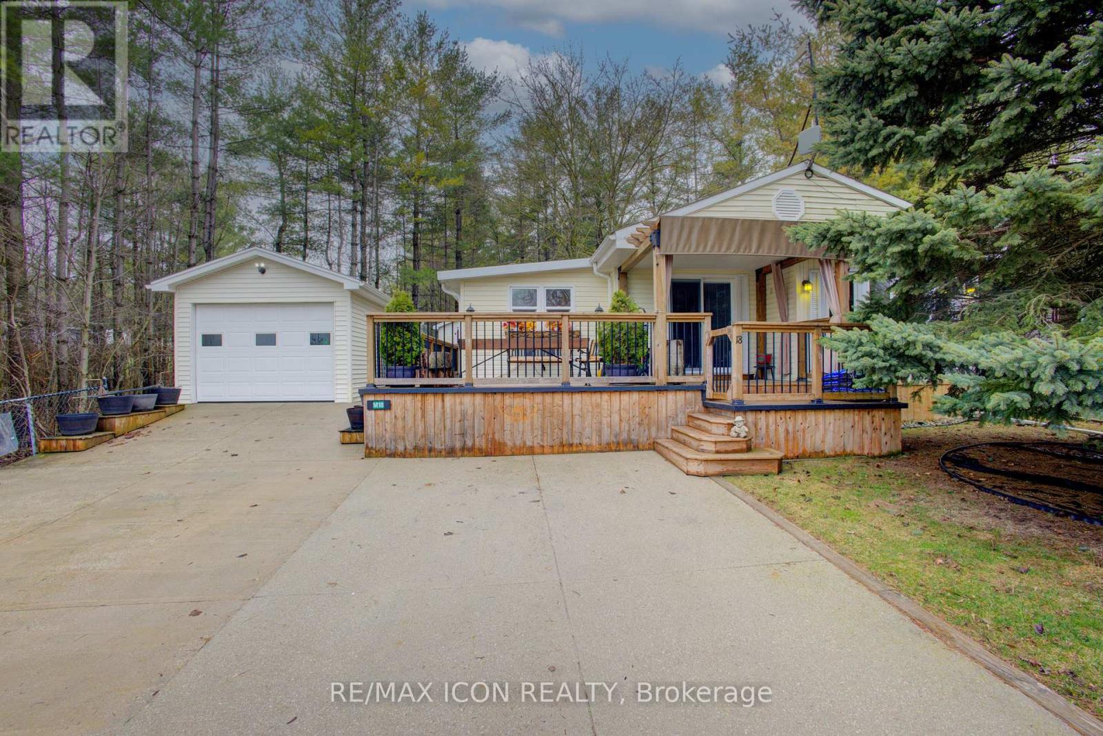 18 Maple, Wellington North, ON N0G 2L0