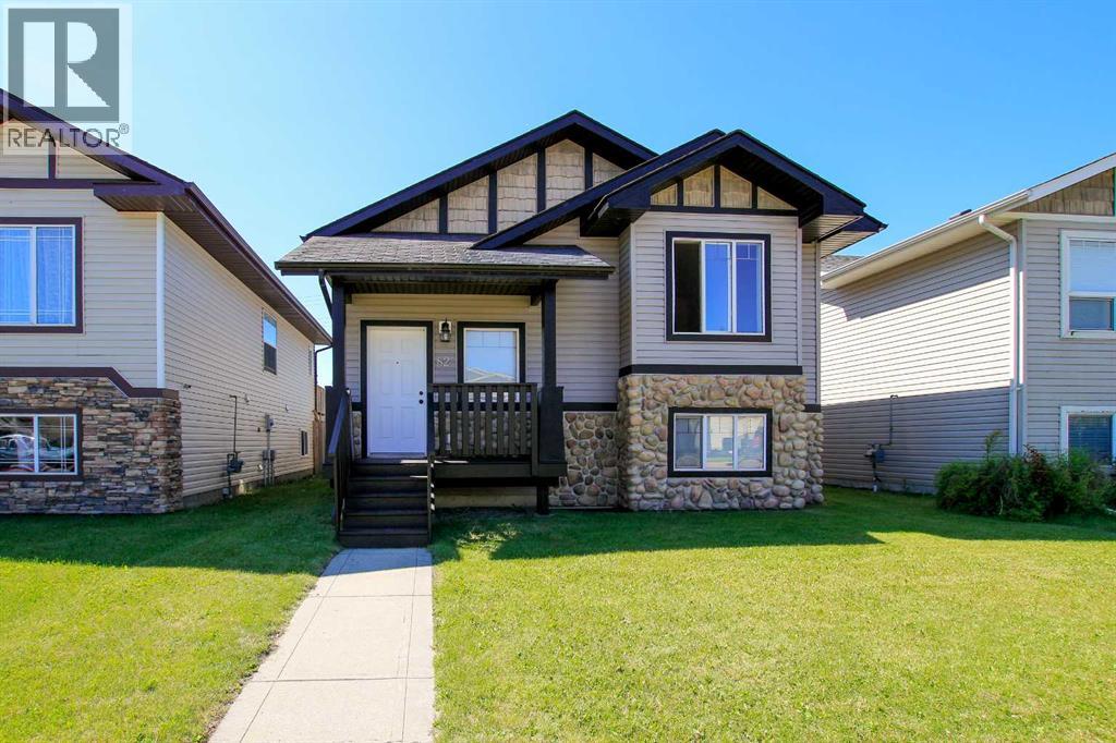 82 Ireland Cres, Red Deer, AB T4R 3K7