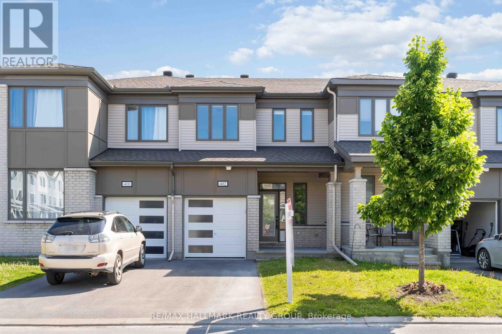 402 Edgevalley Ct, Ottawa, ON K2S 2R3
