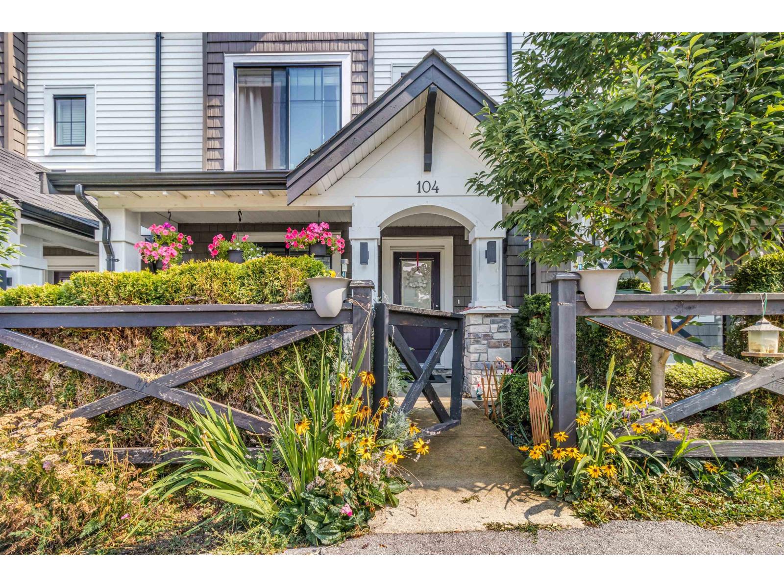6030 142 Street Unit 104, Surrey, BC V3X 0J5