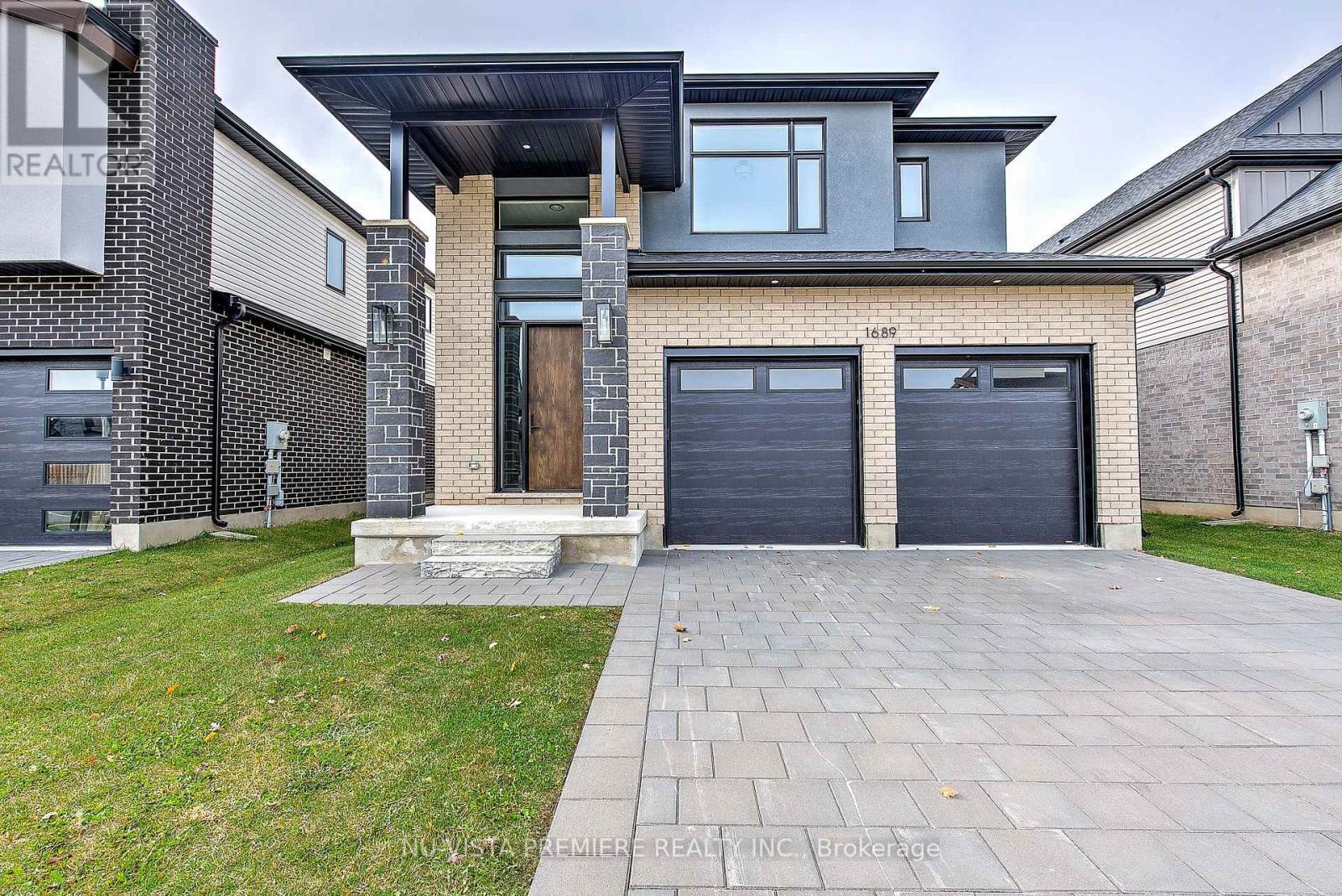 1689 Brayford Ave, London, ON N6K 4R6