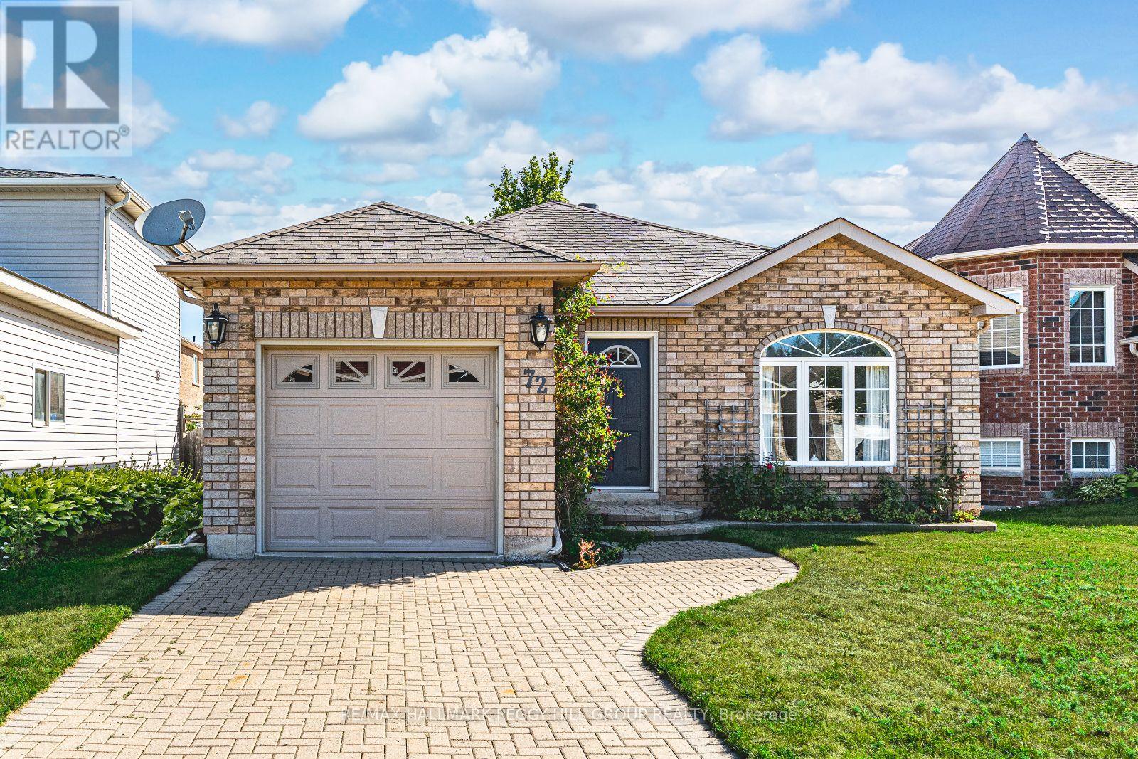 72 Stanley St, Barrie, ON L4M 6V5