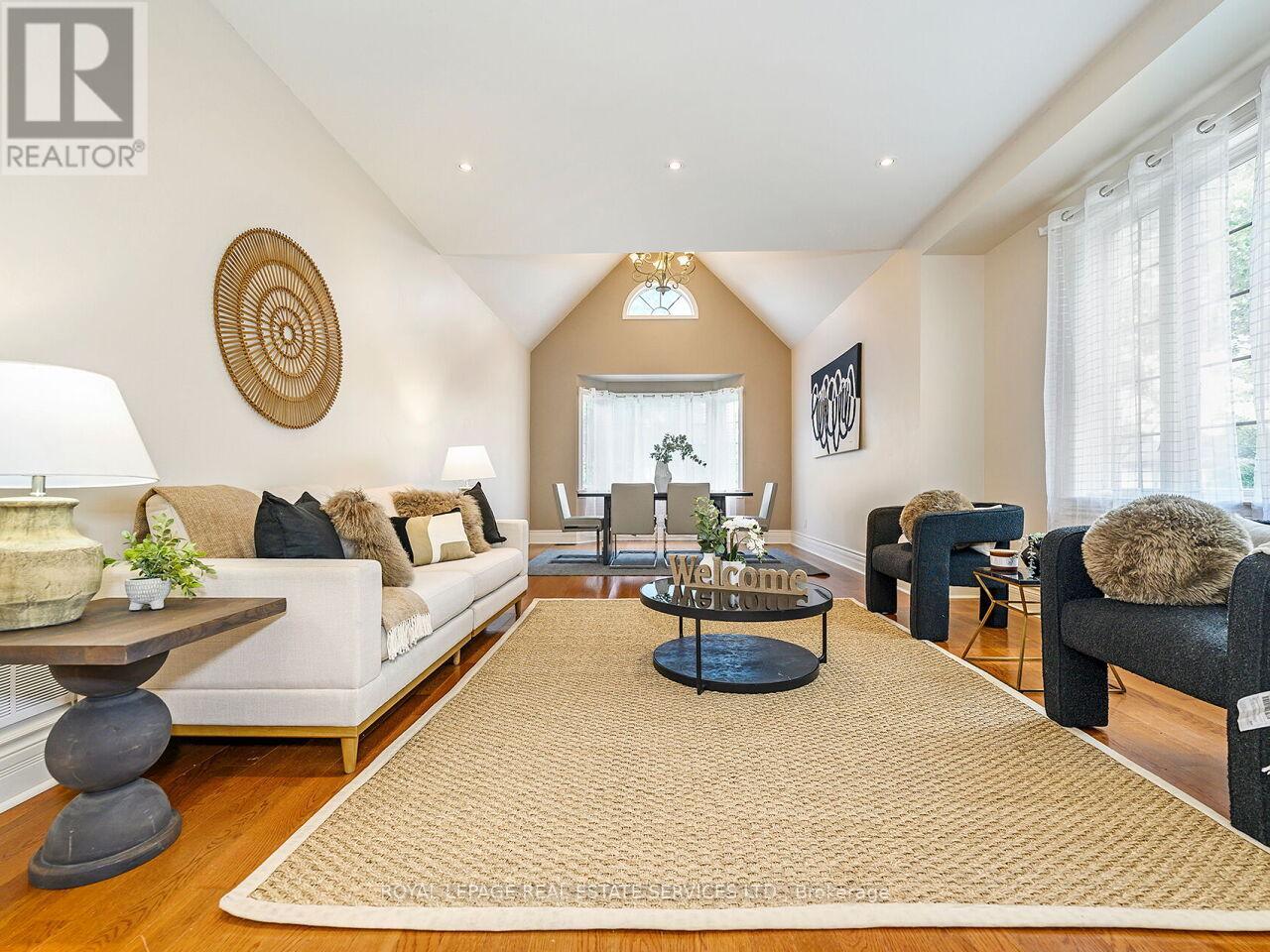 37 Maydolph Rd, Toronto Islington-city Centre West, ON M9B 1V9