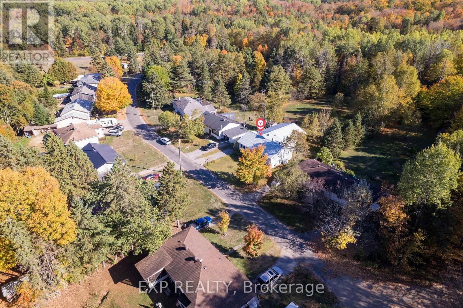 1043 Estates Rd, Highlands East, ON K0L 1C0