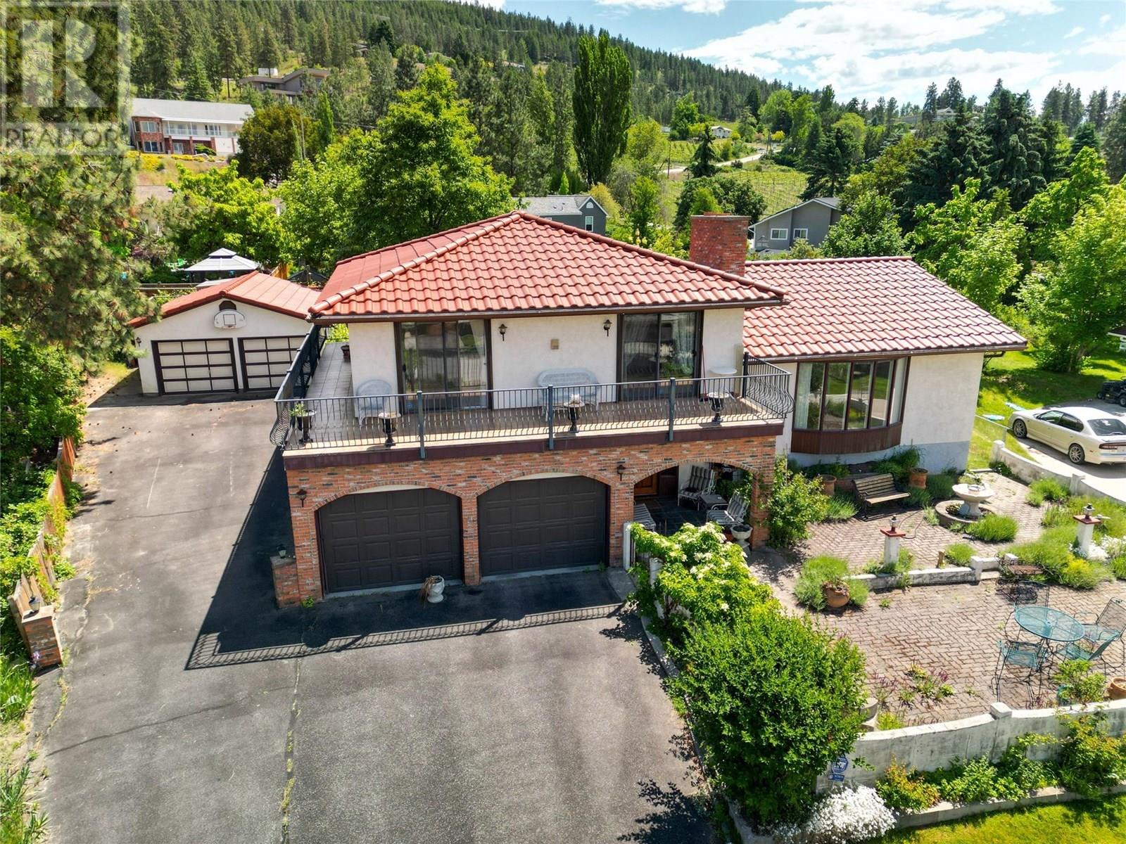 3030 Ponderosa Dr, Naramata, BC V0H 1N1