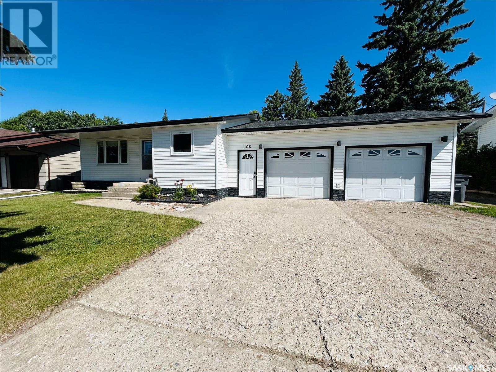 108 Wright Rd, Moosomin, SK S0G 3N0