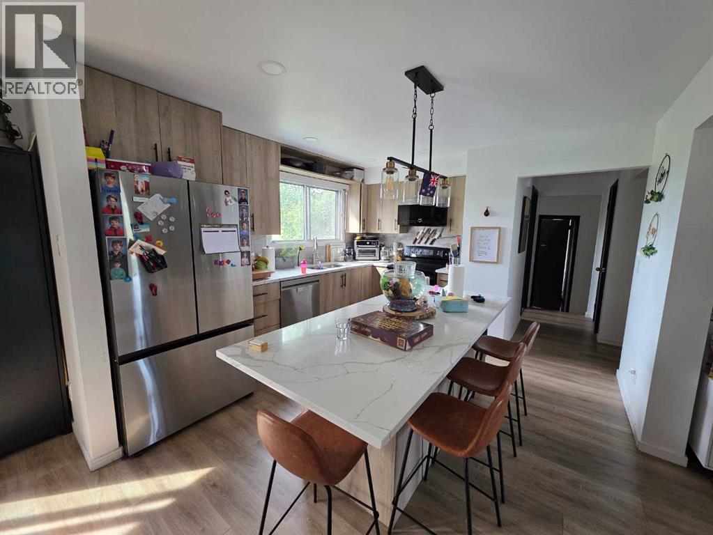 59 Brookpark Cres SW, Calgary, AB T2W 2W6