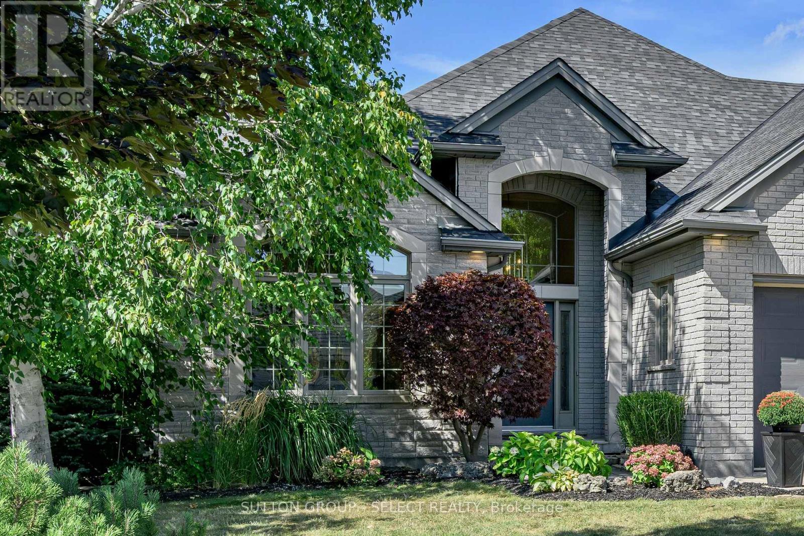 1186 Aintree Rd, London, ON N6H 5H6