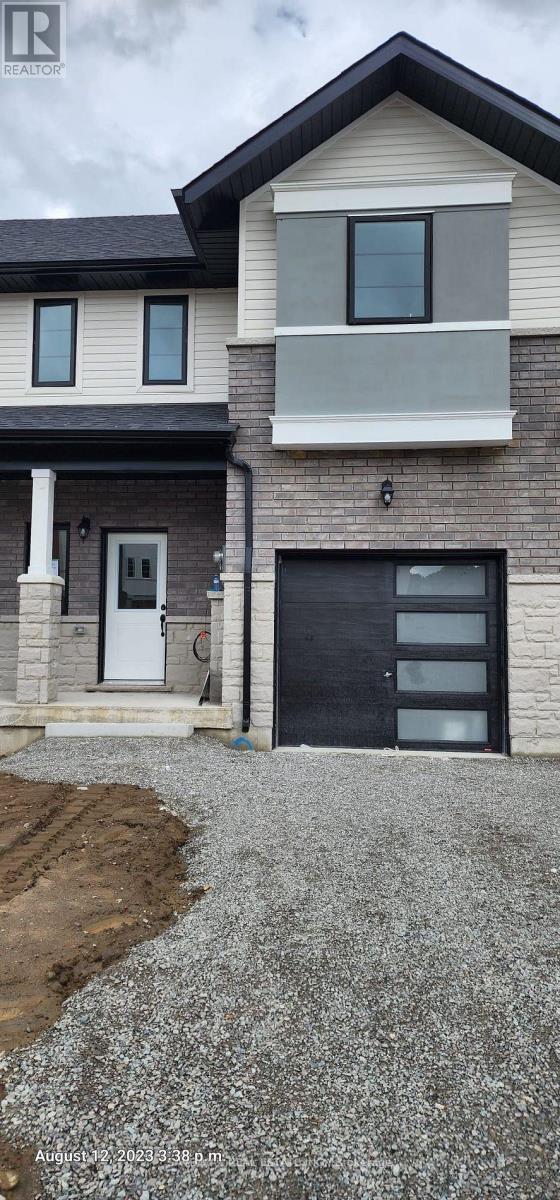 44 Lahey Cres, Penetanguishene, ON L9M 0W1