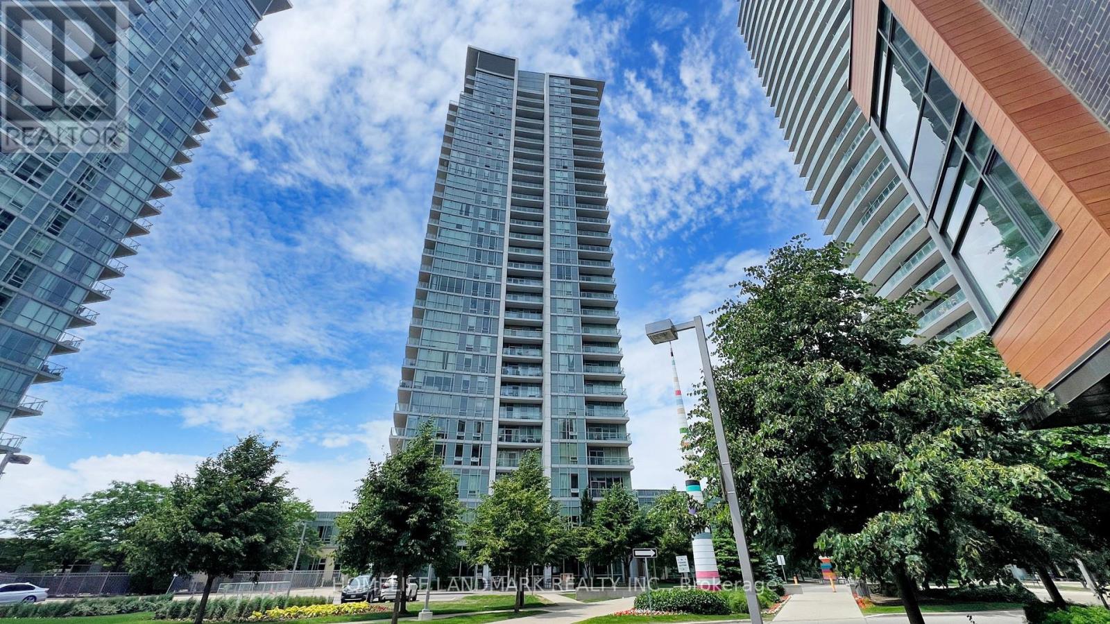 1208 66 Forest Manor Rd, Toronto, ON M2J 0B7