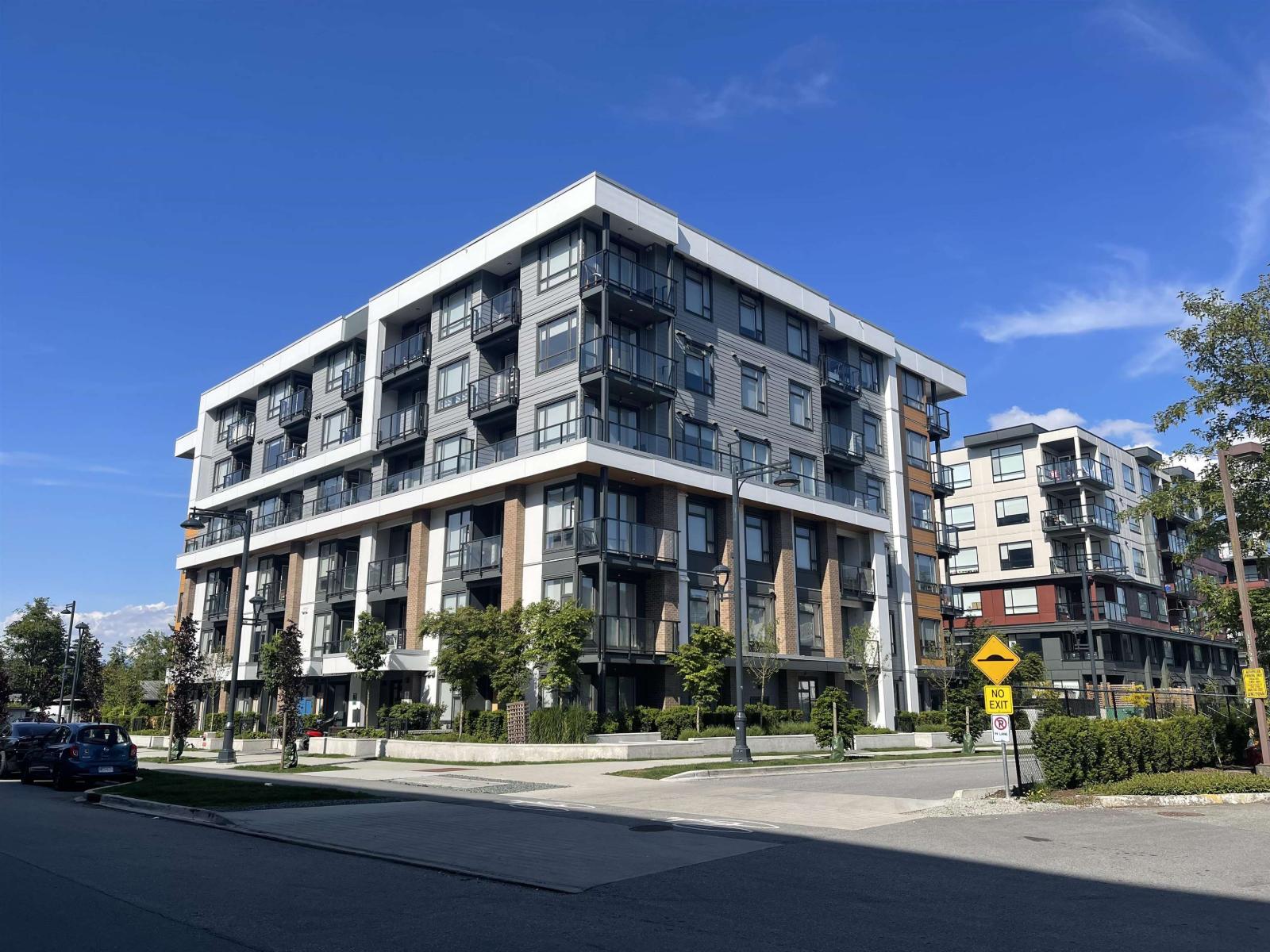 10778 138 Street Unit 210, Surrey, BC V3T 0S5