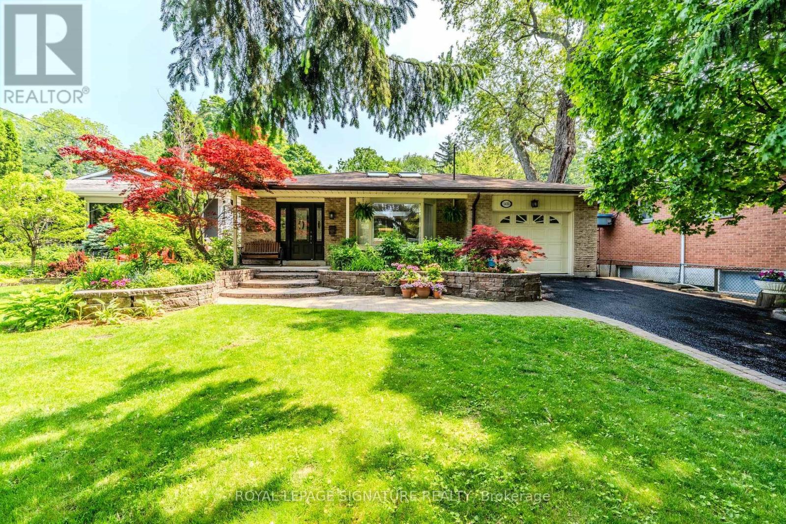 1425 Old Forest Rd, Pickering, ON L1V 1N8