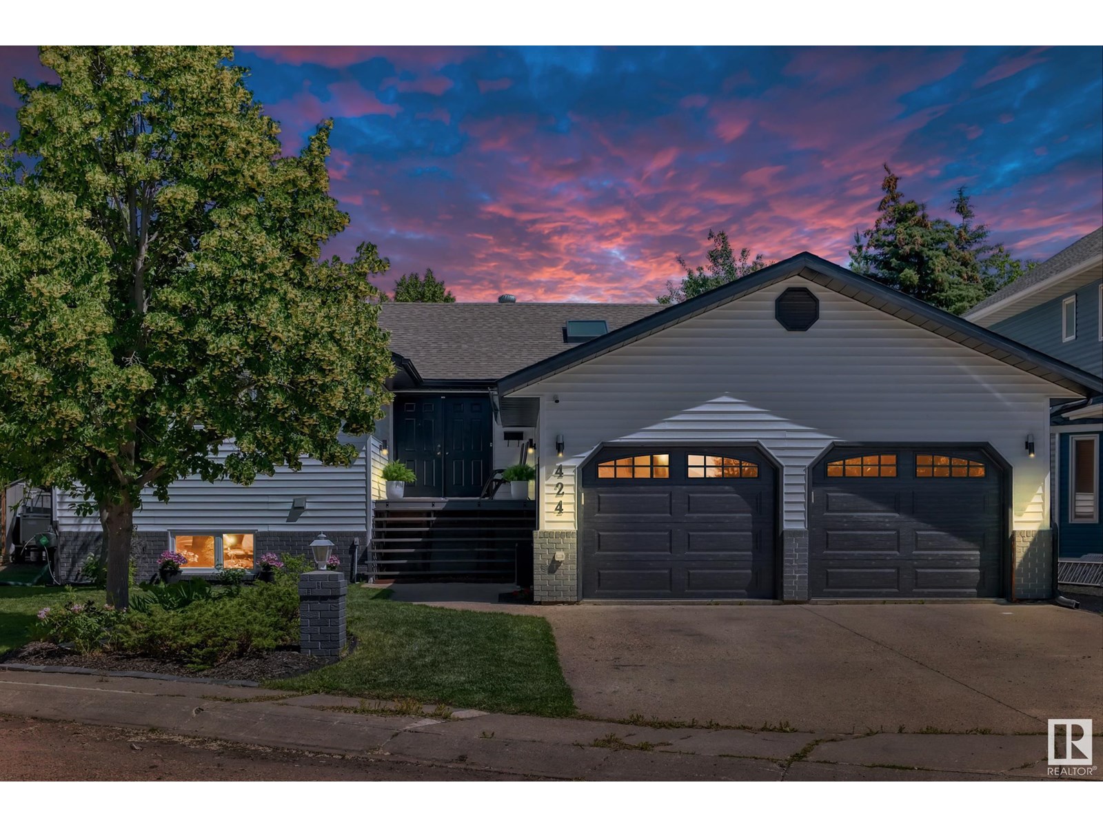 424 Butchart Dr NW, Edmonton, AB T6R 1R1