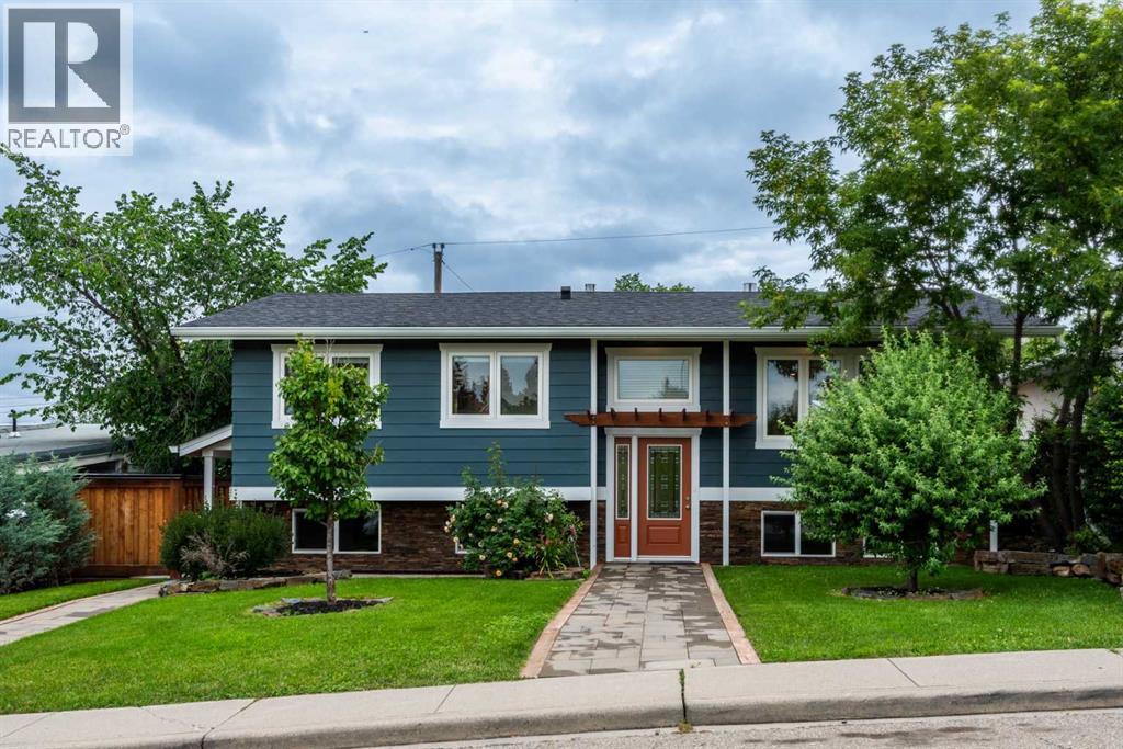 112 Selkirk Dr SW, Calgary, AB T2M 0M4