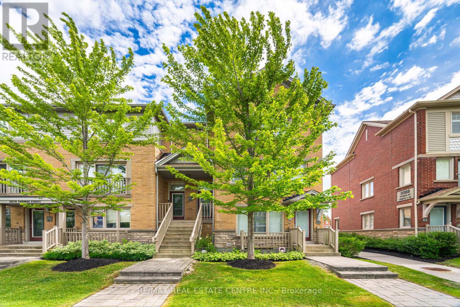 12 3070 Thomas St, Mississauga, ON L5M 0T2