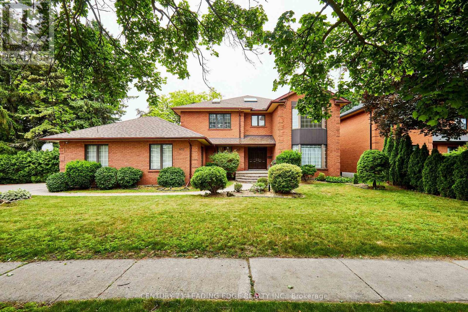 1127 Oshawa Blvd N, Oshawa, ON L1G 5W2