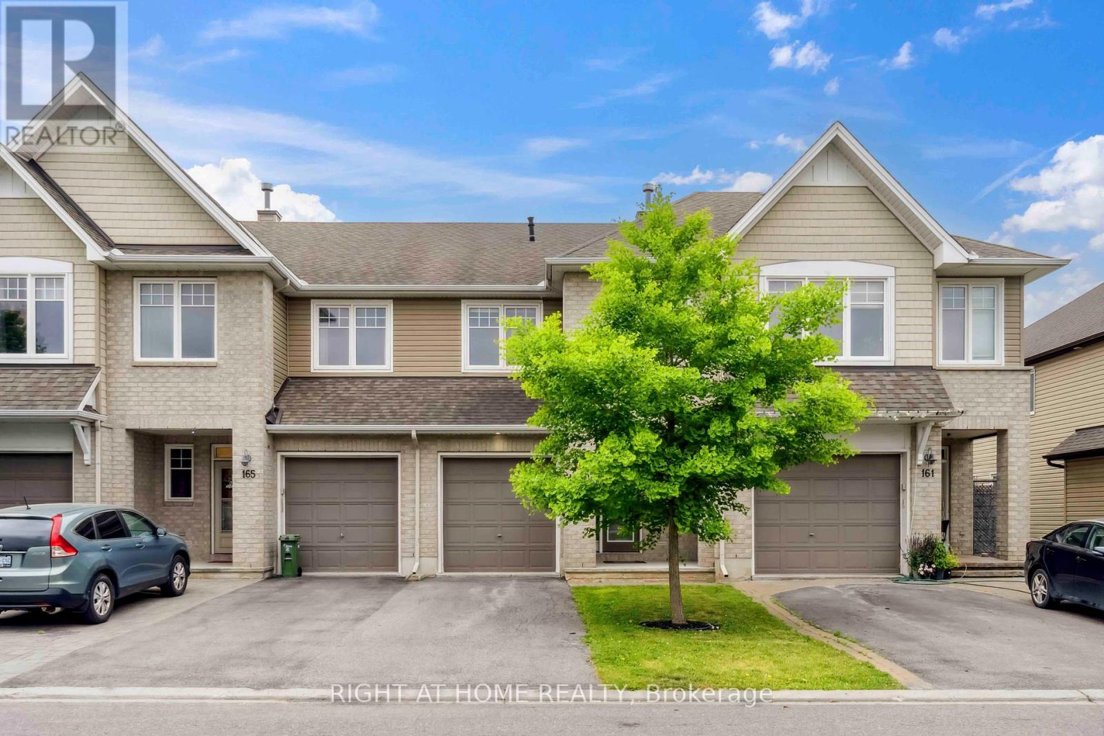 163 Mojave Cres, Ottawa, ON K2S 0H3