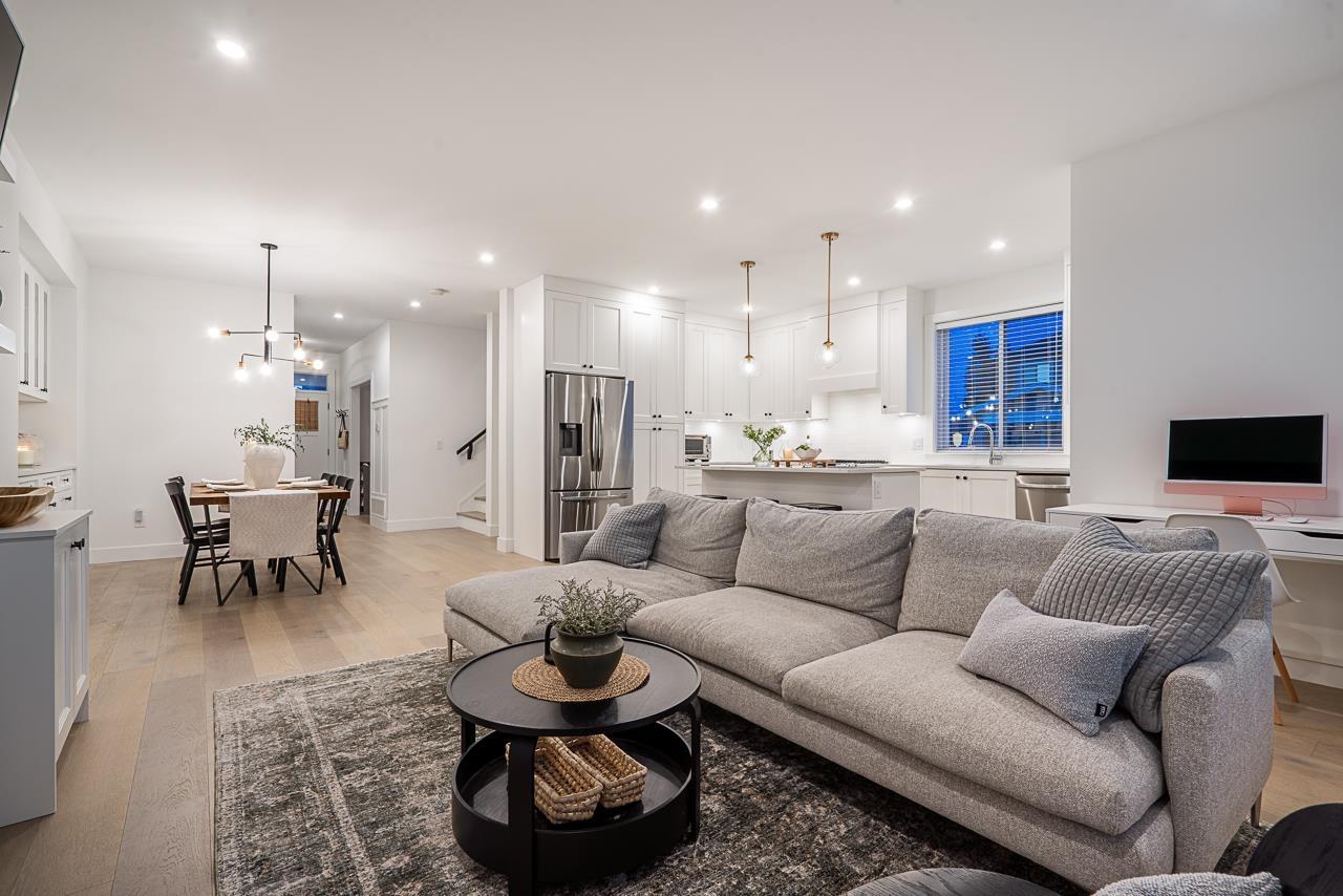 21 Avenue Unit 16792 #a, Surrey, BC V3Z 0M3