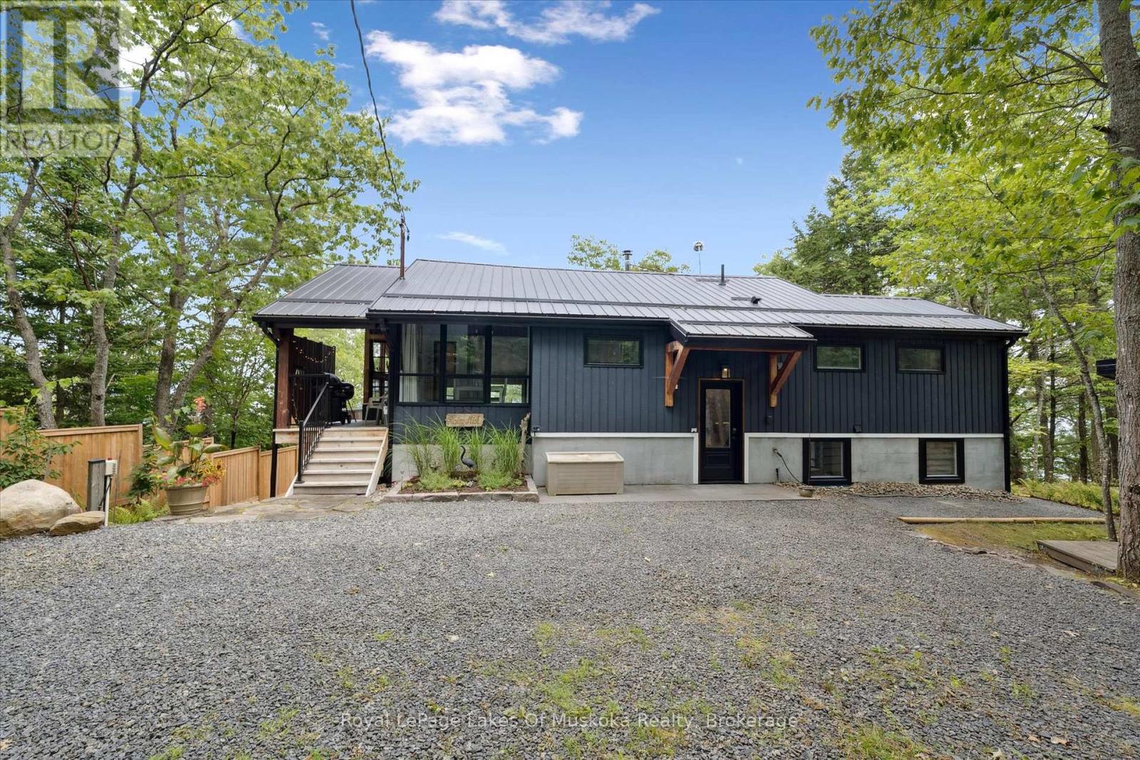 219 Rowanwood Ln, Huntsville, ON P0B 1M0