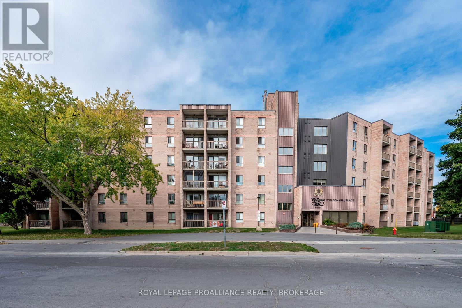 510 17 Eldon Hall Pl, Kingston, ON K7M 7H5