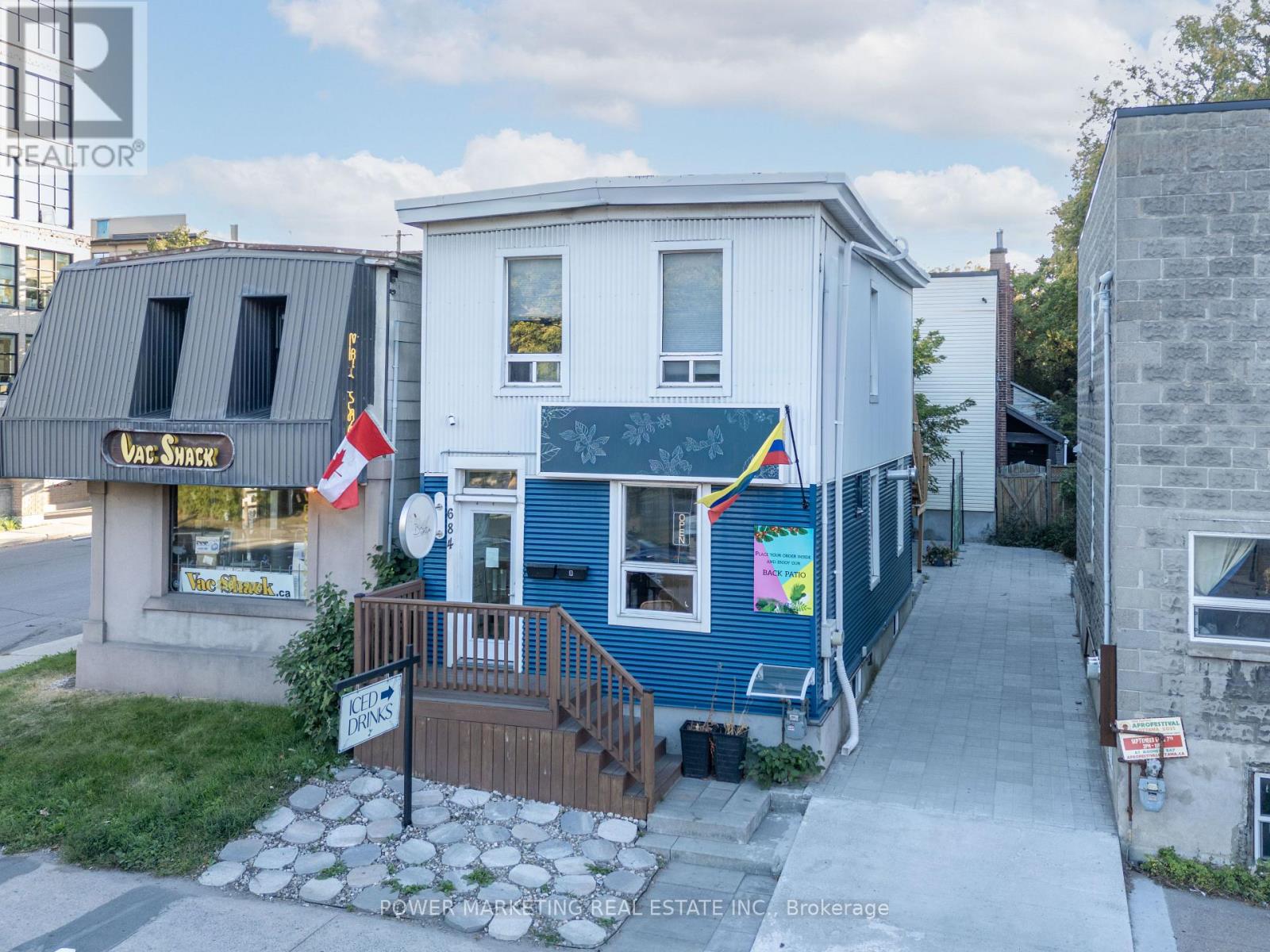 684 Bronson Ave, Ottawa, ON K1S 4E9