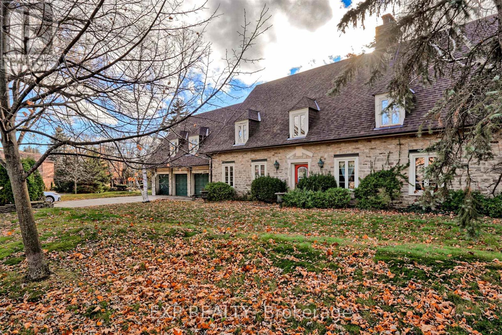 2470 Jarvis St, Mississauga, ON L5C 2P6