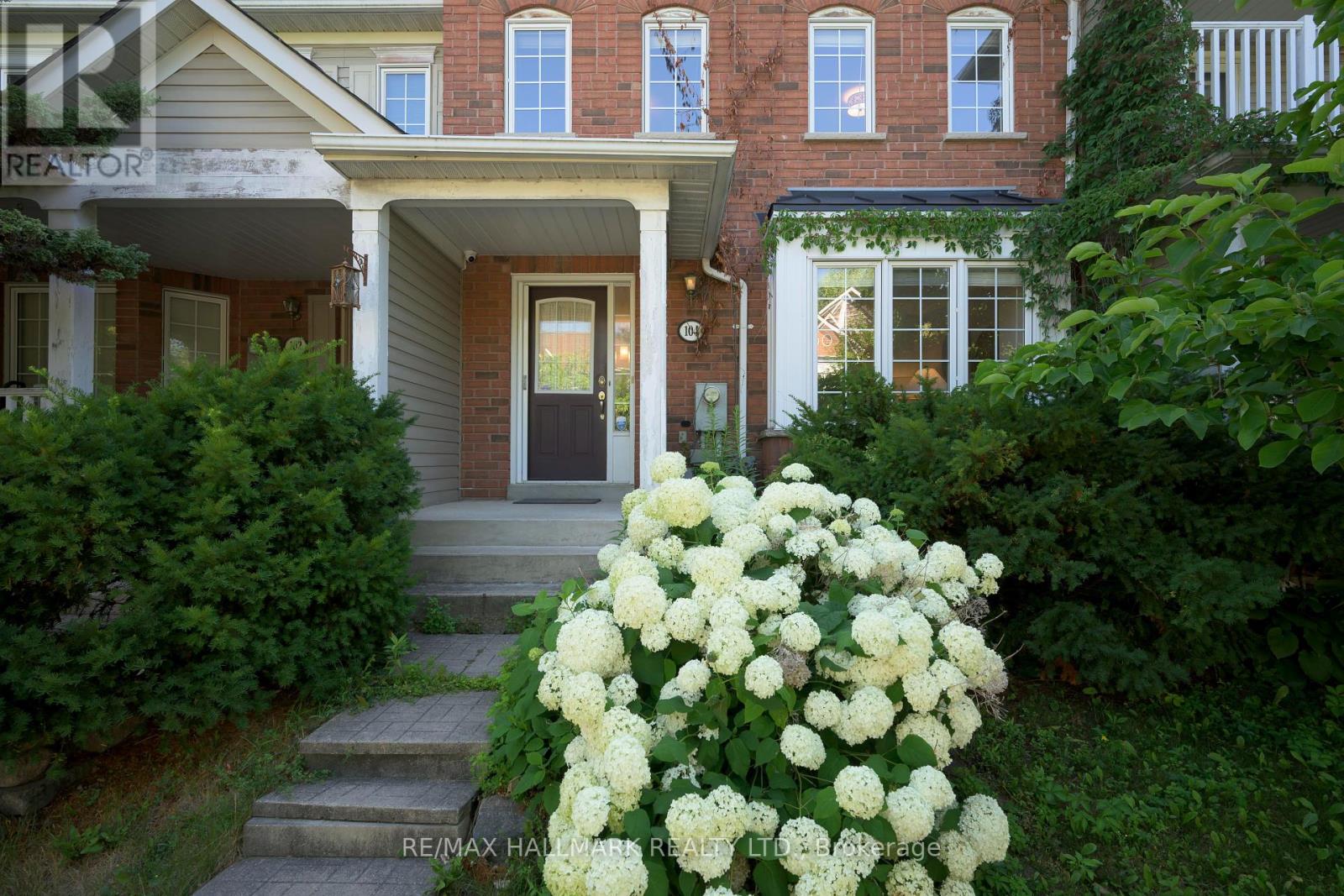 104 Warwick Ave, Ajax, ON L1Z 1L3