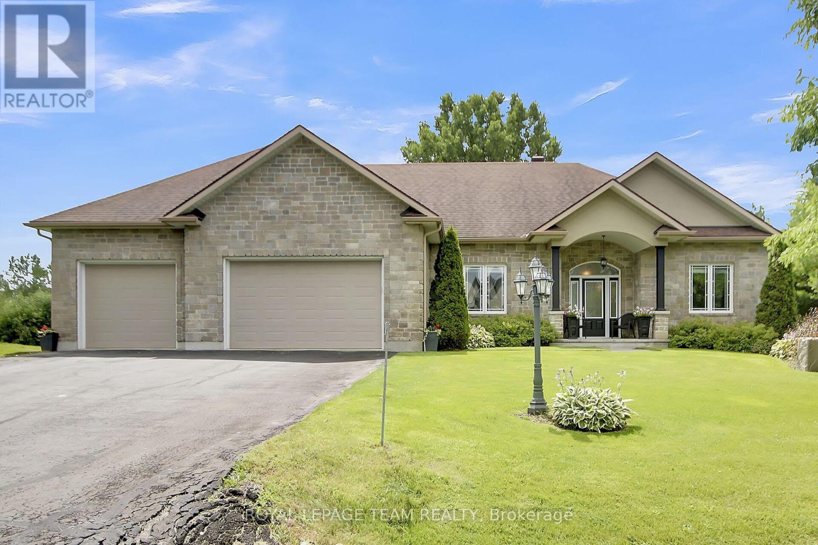 1484 Cobe Ter, Ottawa, ON K0A 2E0