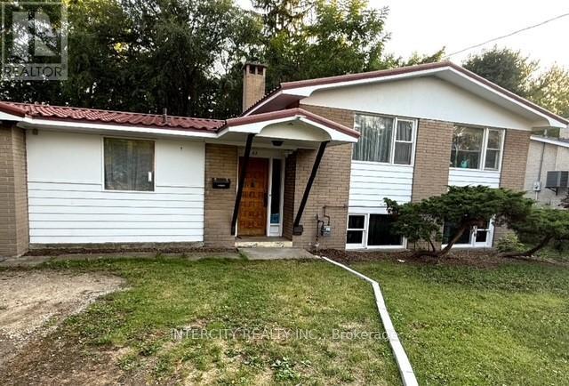 63 Centre St N, Brampton, ON L6V 1T1
