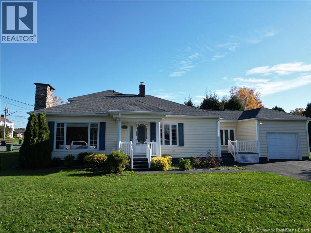 68 Church St, Grand-saultgrand Falls, NB E3Z 2H9